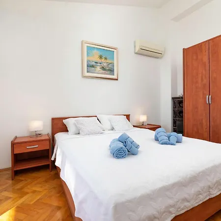 Majnaric By El-pi Tours Apartmán