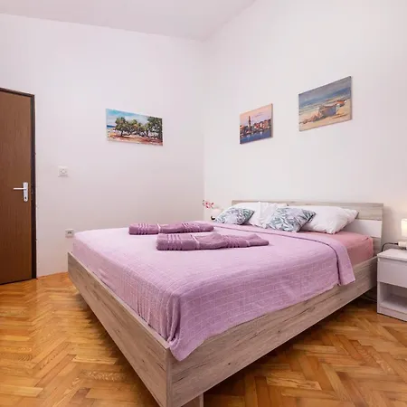 Majnaric By El-pi Tours Apartmán *