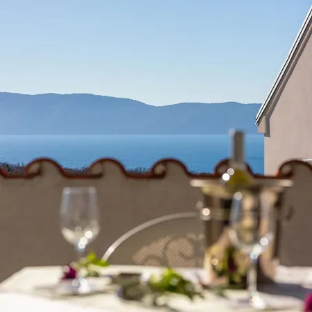 Majnaric By El-pi Tours Appartamento Pinezići