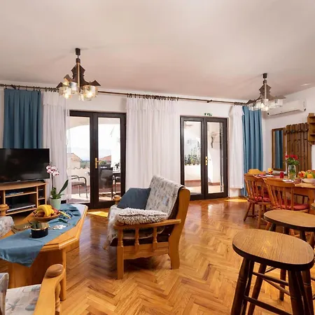 Appartamento Majnaric By El-pi Tours