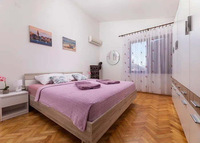 Apartamento Majnaric By El-pi Tours Pinezići